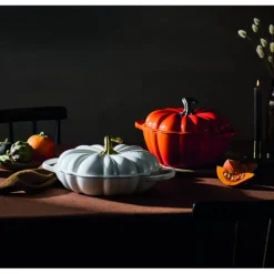 Cocotte en Fonte Citrouille 24 cm Volcanique Le Creuset