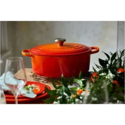 Cocotte en fonte Ovale 35 cm Volcanique Le Creuset Signature
