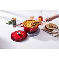 Cocotte en fonte Ronde 26 cm Cerise Le Creuset Signature