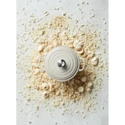 Cocotte en fonte Ronde 26 cm Meringue Signature Le Creuset