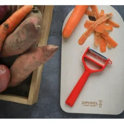 Eplucheur en Polymère Rouge T-duo Opinel