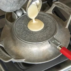 Gaufrier Norvégien Krumkake Fonte d'Aluminium Ø13 cm Nordic Ware