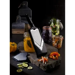 Mandoline Multifonction en V Specialty Noir Microplane