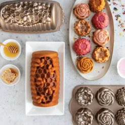 Moule à Cake Abeilles Toffee Nordic Ware