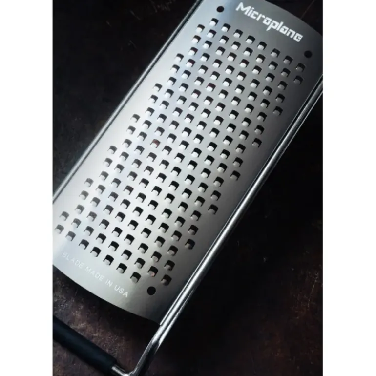 Râpe Gros Grains Gourmet Noir Microplane