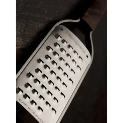 Râpe Très Gros Grains Master Manche en Bois Microplane